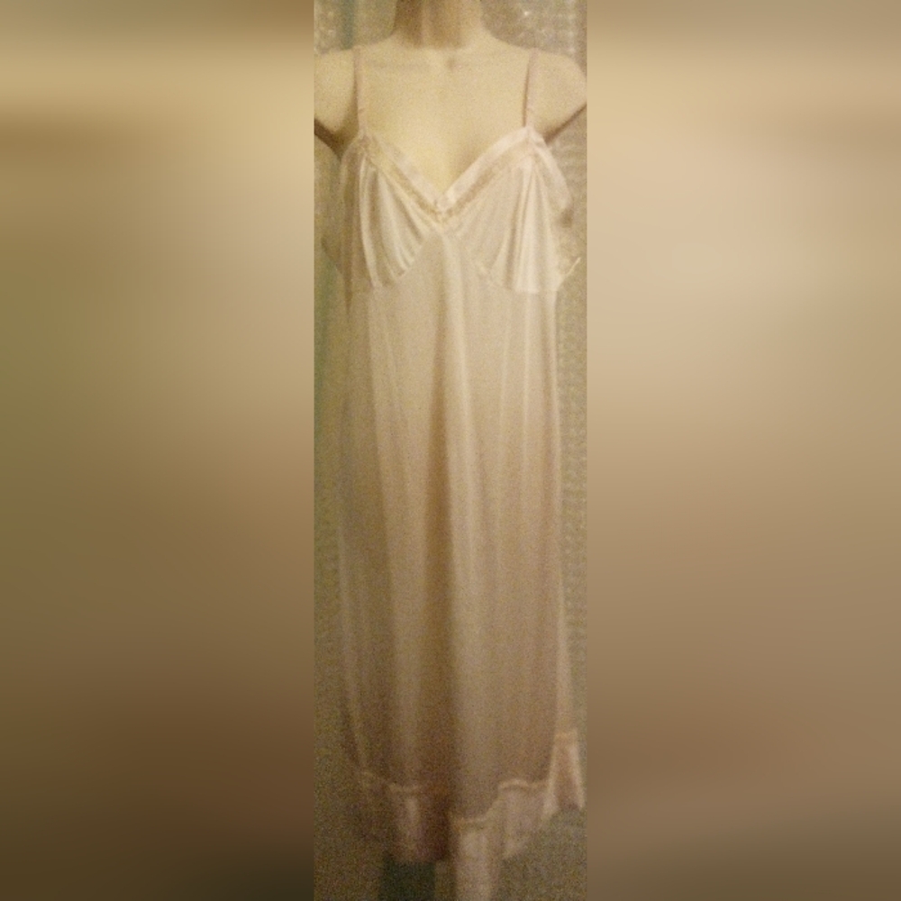 Vintage Lorraine Slip Size 38 Tall